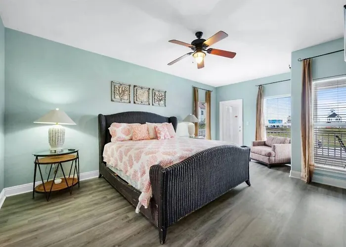 Holiday home Pet Friendly Ft Morgan W/ Views!